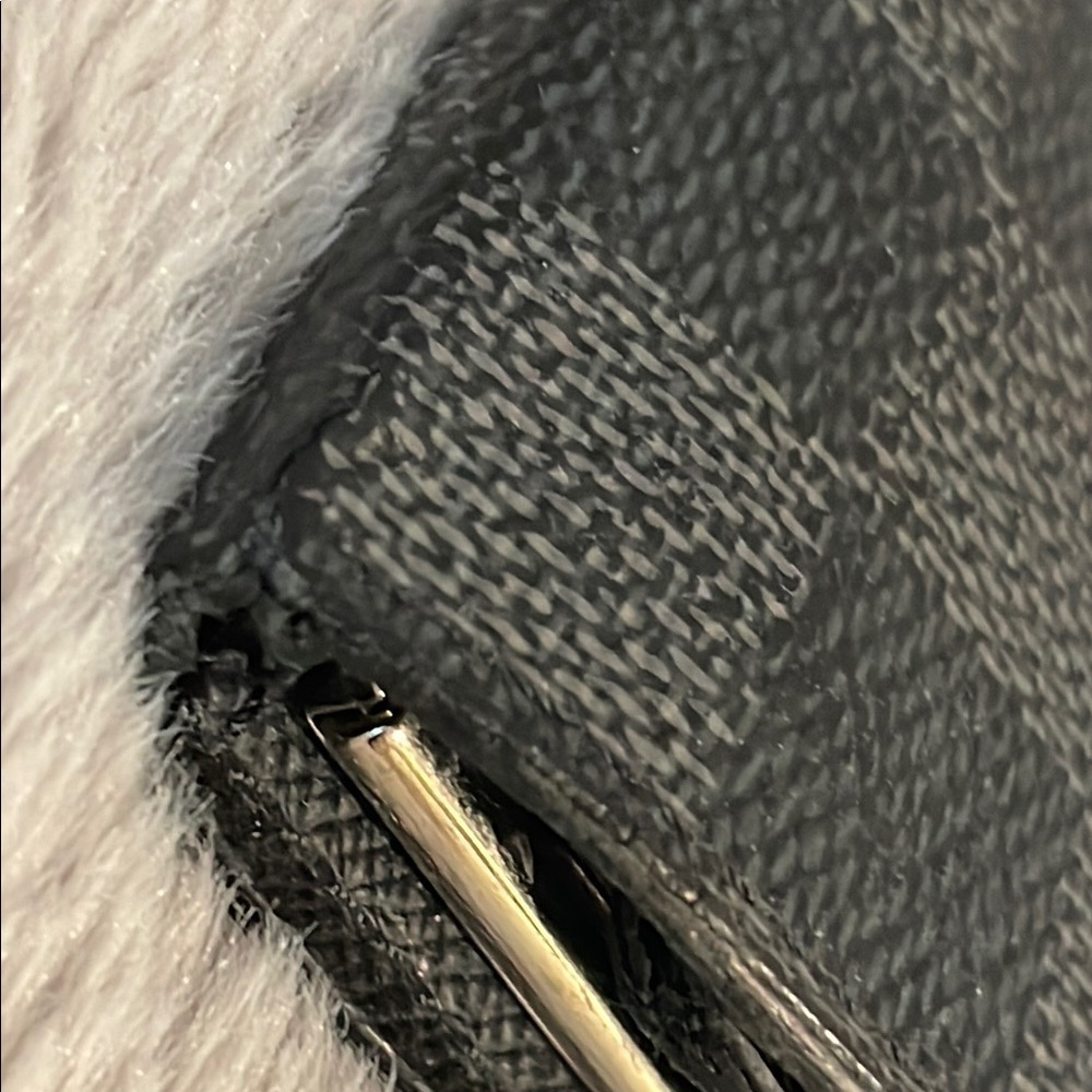 Louis Vuitton Black Damier 6-Ring Key Holder Wallet - Picture 5 of 13